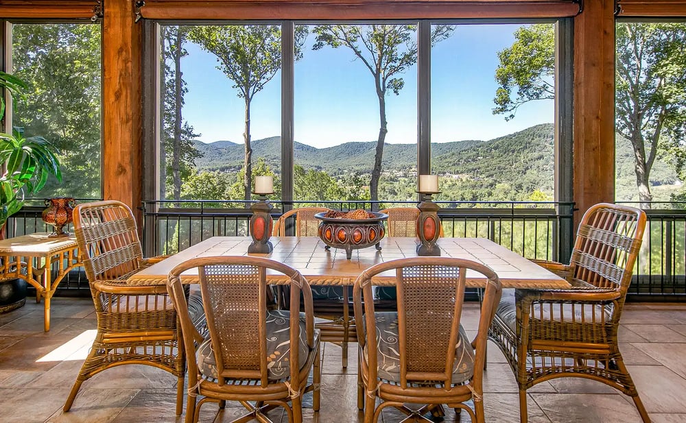 dining room overlooking the mountains