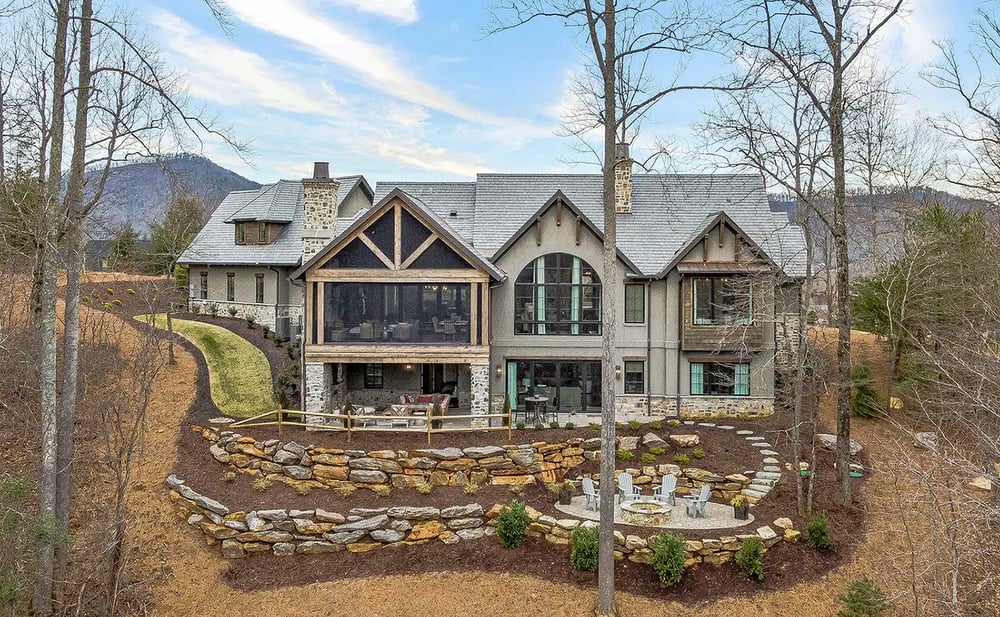 luxury home in Walnut Cove