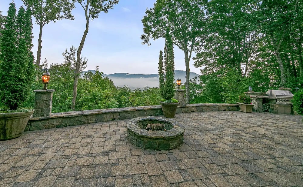 patio overlooking the mountains